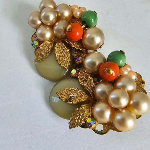 Vintage Beaded Earrings Clip On Gold Tone Leaf Faux Pearl Cluster AB stones Fall - Picture 3 of 8